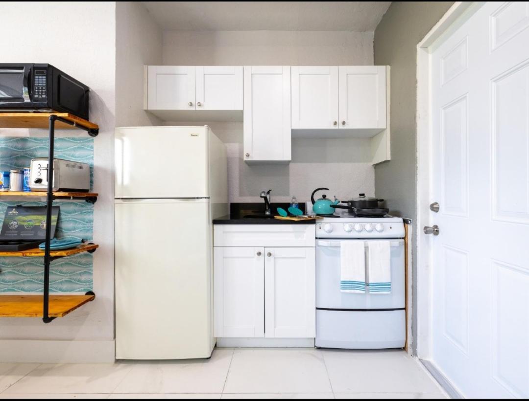 Beautiful Studio In Heart Of Miami Villa Buitenkant foto